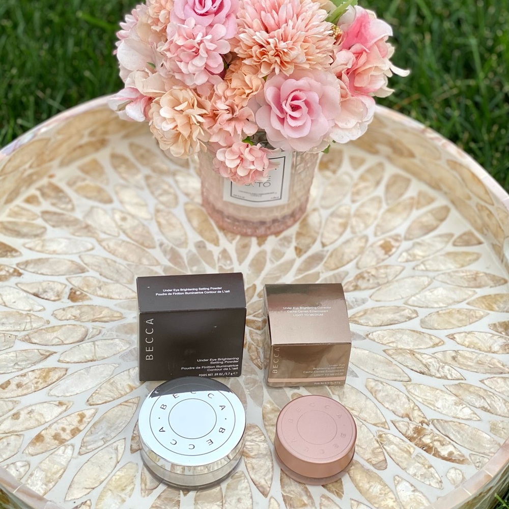 New BECCA set of: Under eye Brightening: Setting Powder & Corrector.